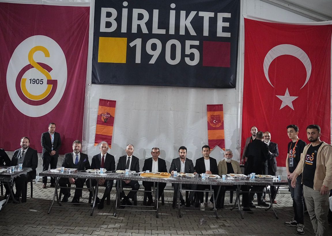 Galatasaray Spor Kulübü, Kahramanmaraş'taki konteyner kentte depremzedelerle iftar programında buluştu.