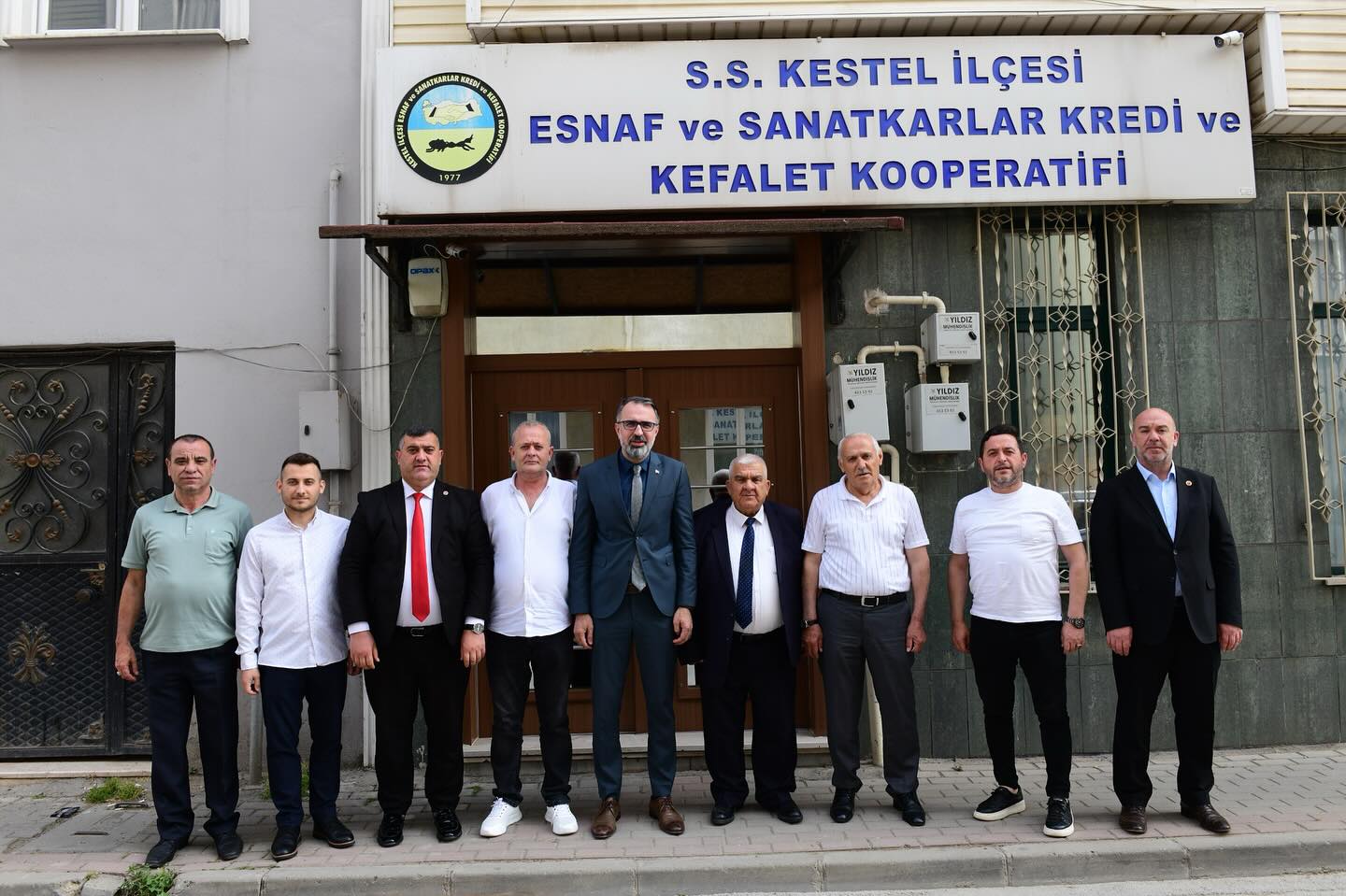 Kestel Esnaf ve Sanatkarlar Odası Başkanı Nusret Gülsevdi ve Yönetimi Belediye Başkanı Ferhat Erol ve Meclis Üyelerini Kahvaltıya Davet Etti