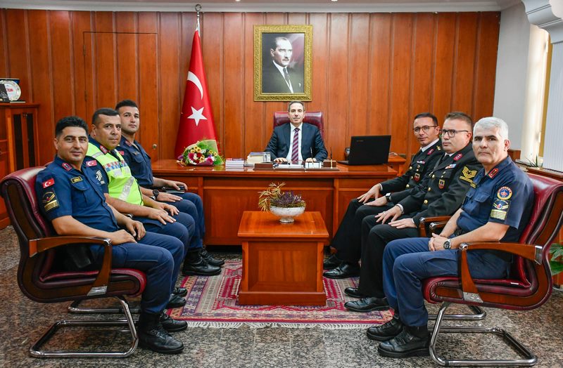 Kaymakamımız Sayın Avni ORAL, İlçe Jandarma Komutanı ve Heyetini Kabul Etti