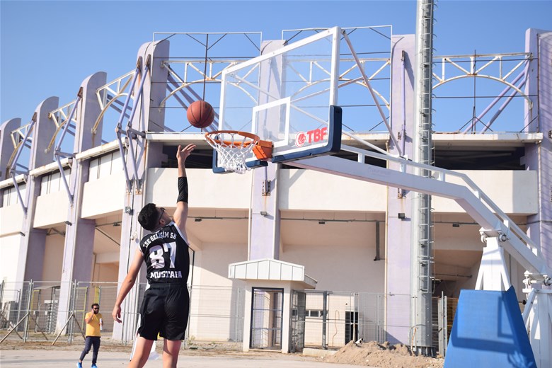 17 Takım, Ege Bölgesi'nde 3x3 Sokaklar Bizim Basketbol Müsabakalarında Karşı Karşıya