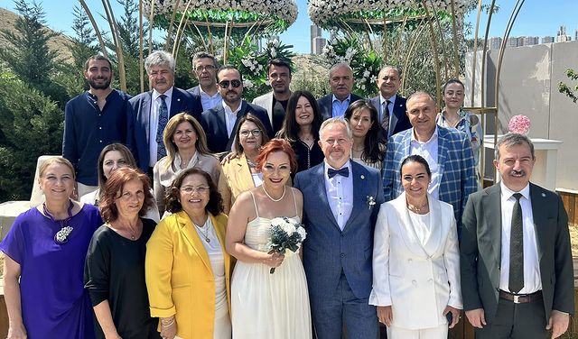 İYİ Parti Bursa Milletvekili Hasan Toktaş, Partili Arkadaşının Nikah Törenine Katıldı