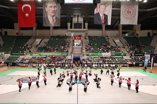 Bursa'da GSB Yaz Spor Okulları ve Gençlik Merkezleri Yaz Okulları Açıldı