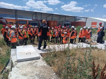 Afyonkarahisar İl Afet ve Acil Durum Müdürlüğü, Dinar Arama Kurtarma Ekibi’ne Eğitim Düzenledi