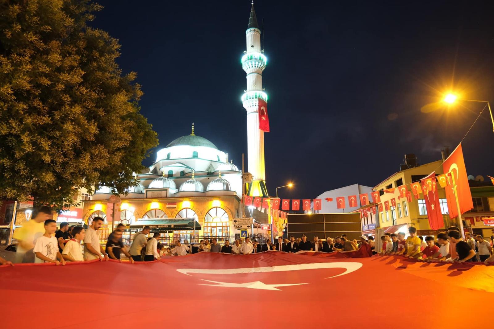 Bayrak Yürüyüşü İle 15 Temmuz Mücadelesi Onurlandırıldı