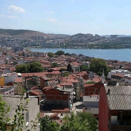 Gemlik Belediyesi, kapsamlı bir temizlik çalışması gerçekleştirdi