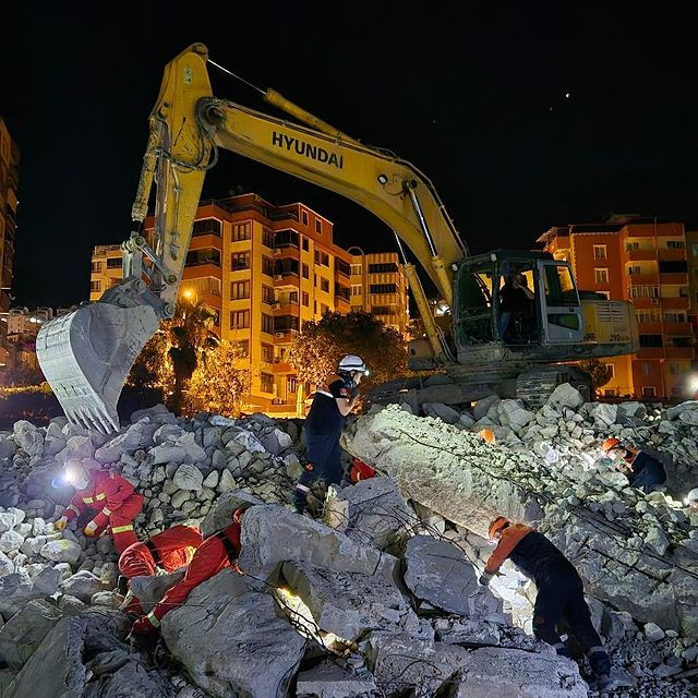 17 Ağustos Marmara Depremi'nin 25. Yıldönümünde Gemlik'te Anma Etkinliği