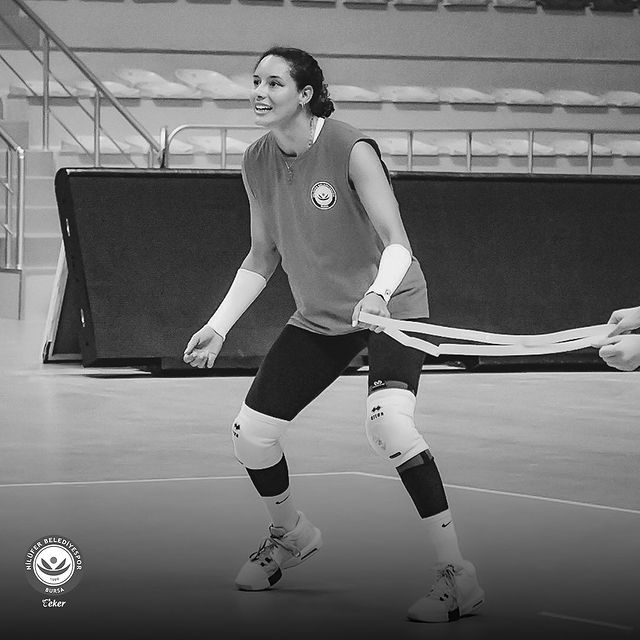 Nilüfer Belediyespor Kadın Voleybol Takımı'na Acı Haber: Genç Transfer Pilar Lopez Vefat Etti