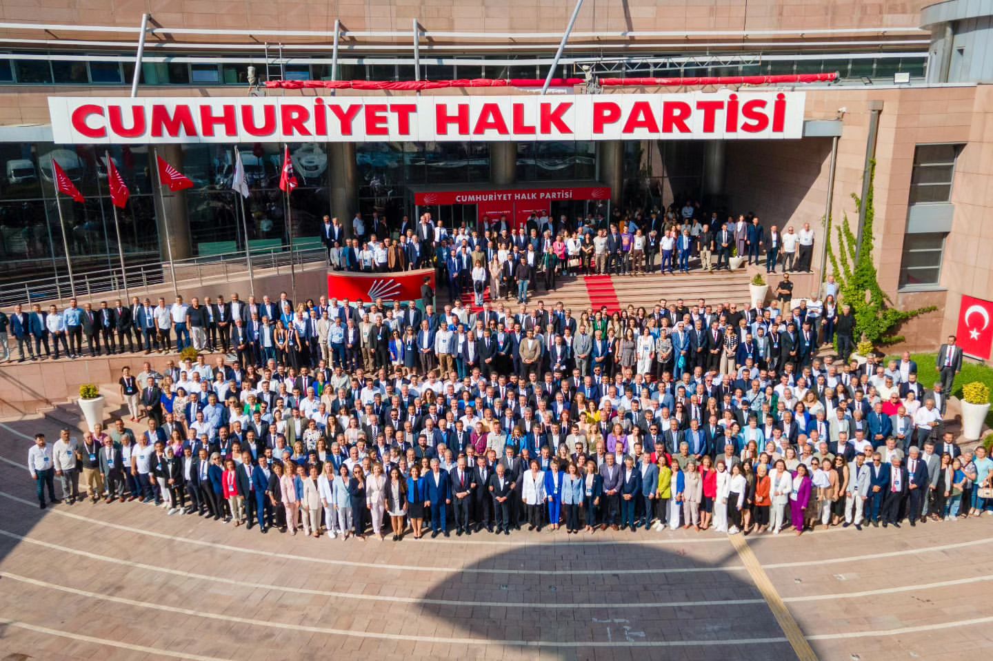 CHP İkinci Yüzyıl Değişim Kurultayı Büyük Coşkuyla Gerçekleşti