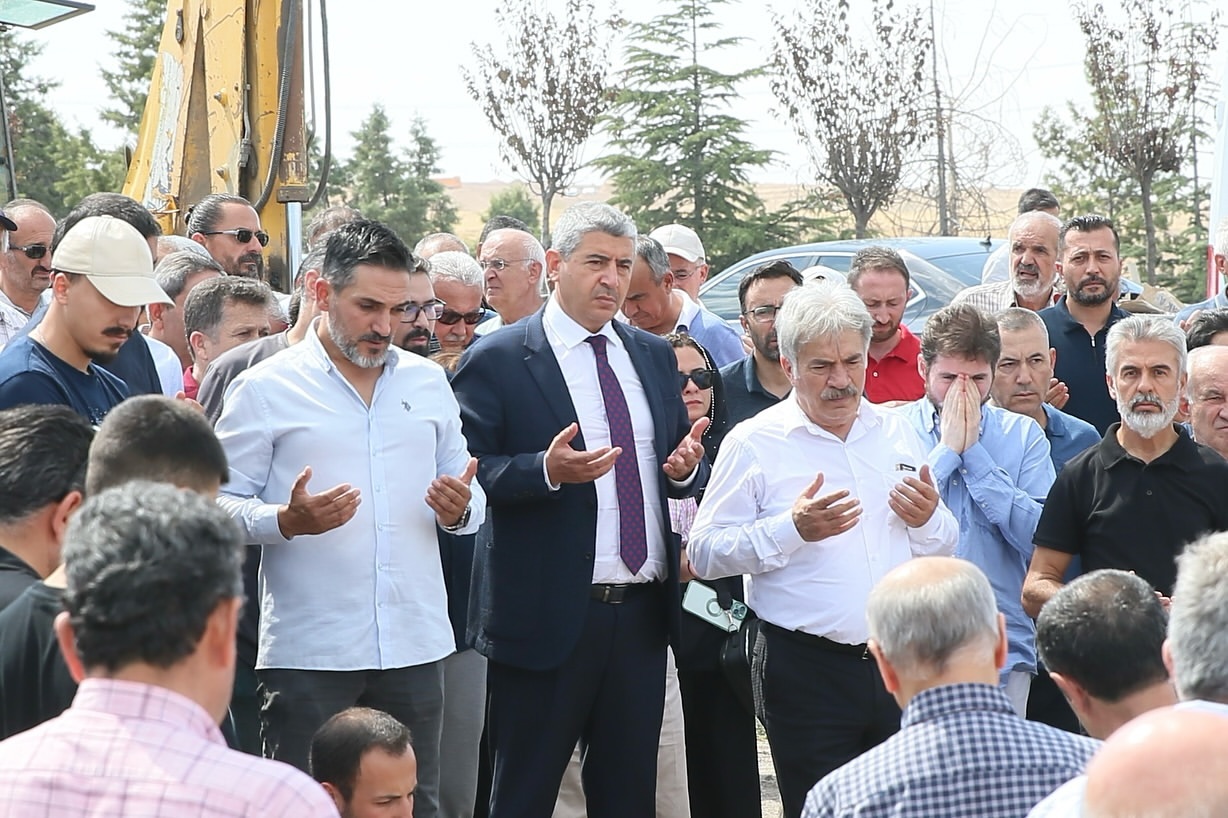 Sincan AK Parti İlçe Başkanlığı'ndan Ziya Demir'e Son Veda