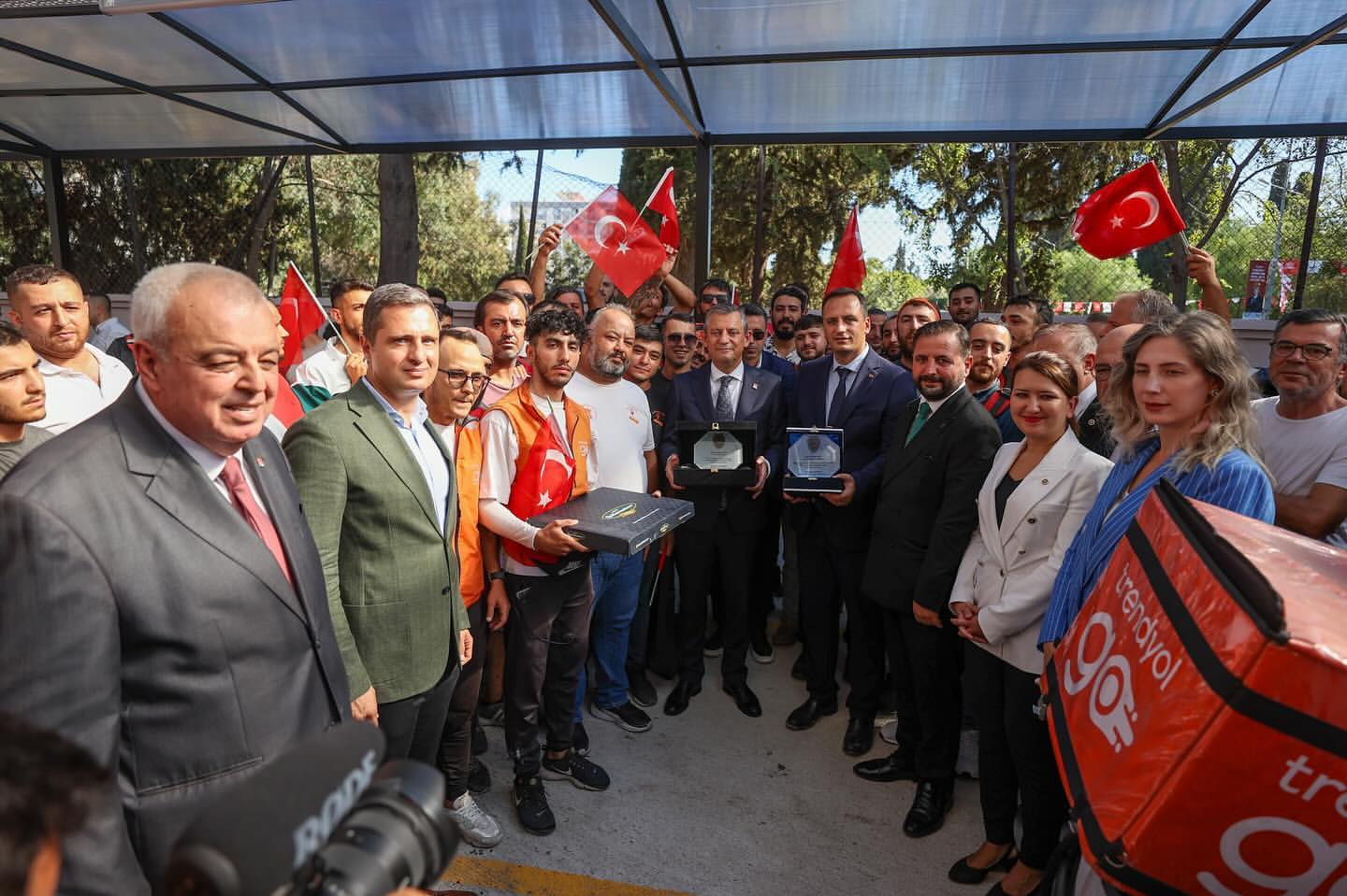 Bornova Belediyesi, Moto Kuryeler İçin Yeni Bir Park Alanı Oluşturdu