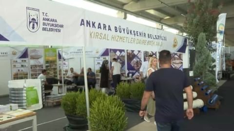 Ankara Büyükşehir Belediye Başkanı Mansur Yavaş, Tarım Fuarı'nda Çiftçilerle Bir Araya Geldi