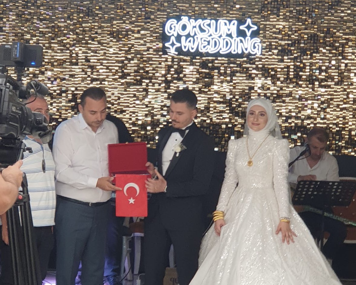 MHP Keçiören İlçe Başkanlığı Çiftin Mutluluğunu Paylaştı