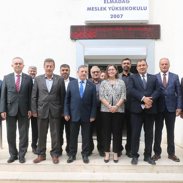 Elmadağ Belediye Başkanı Öğrencilere Desteğini Belirtti