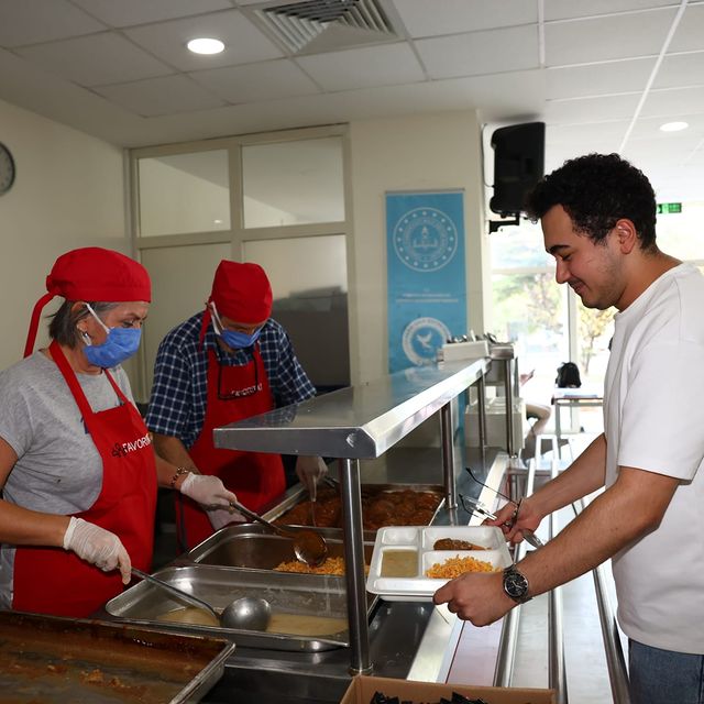 Çankaya Belediyesi Üniversiteli Öğrencilere Ücretsiz Akşam Yemeği Sağlıyor