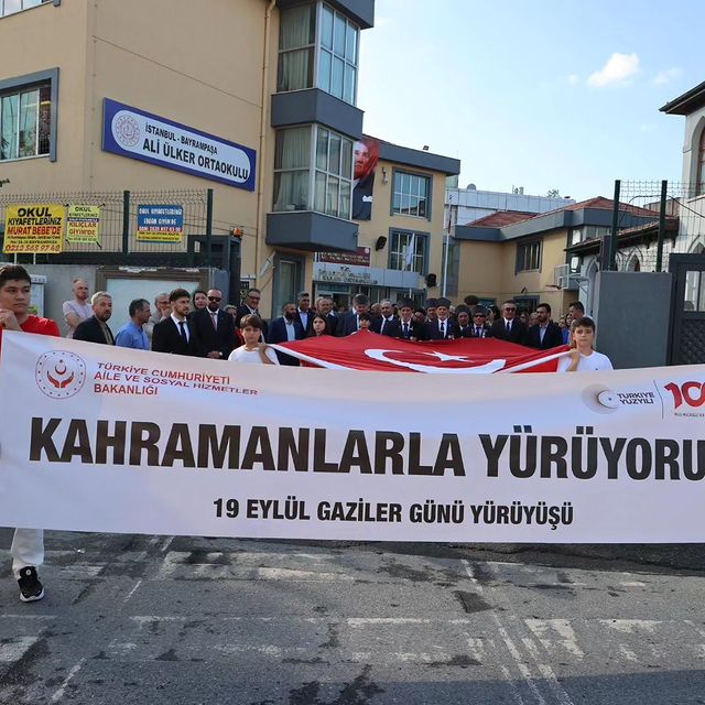 Ali Ülker Ortaokulu ve İTO MTAL'de “Kahramanlarla Yürüyoruz” Temalı Etkinlik Gerçekleştirildi