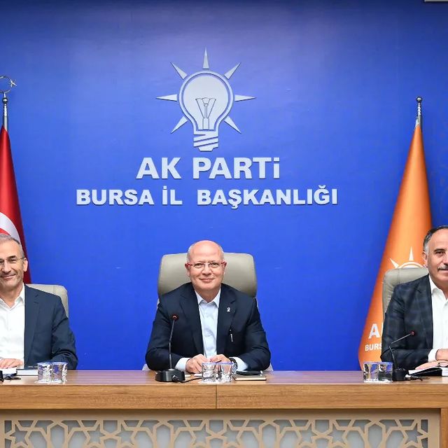 Ak Parti Bursa İl Başkanlığı ve İlçe Başkanları Bir Araya Geldi