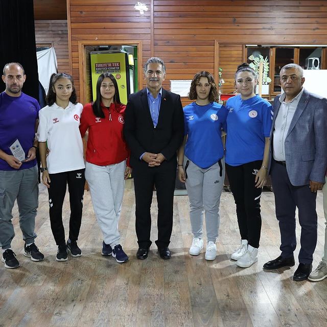 Gemlik Belediye Spor Judo Takımı, Edirne'deki Başarısını Kutladı