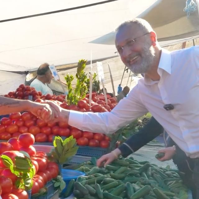 Eyüpsultan Belediyesi, Güzeltepe Mahallesi'nde Pazar Yeri Esnafı İle Buluştu