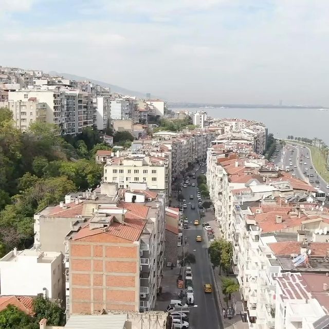 İzmir Mithatpaşa Caddesi'nde Otopark ve Yol Çizgisi Çalışmaları Tamamlandı