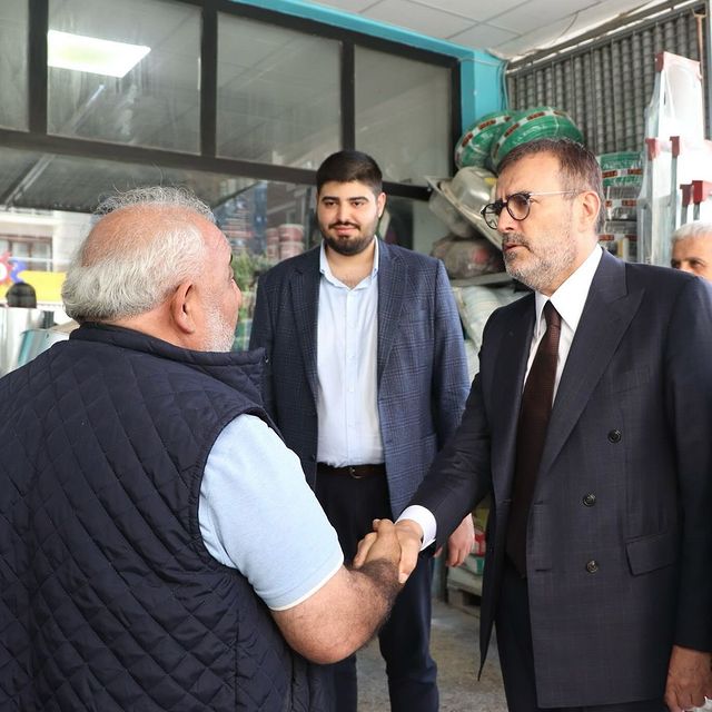 AK Parti Kadıköy İlçe Gençlik Kolları, Türkiye Buluşmaları etkinlikleri kapsamında saha çalışmaları gerçekleştirdi