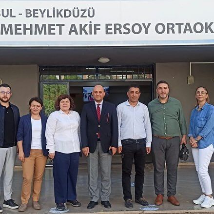 Beylikdüzü İlçe Milli Eğitim Müdürü Zekeriya Postacı, TOKİ Mehmet Akif Ersoy Ortaokulu'nu Ziyaret Etti