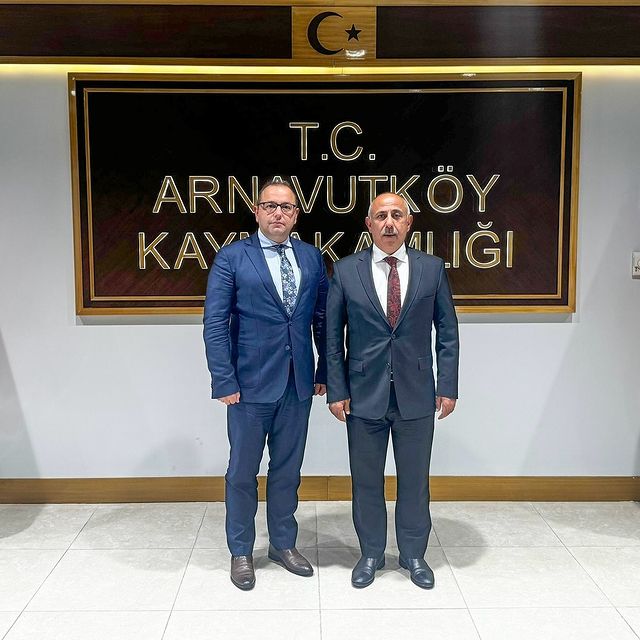 Esenyurt Kaymakamı Fatih Çobanoğlu, Arnavutköy Kaymakamı Mahmut Hersanlıoğlu’nu Ziyaret Etti