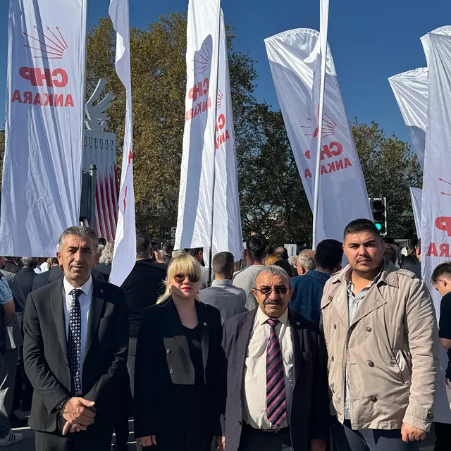 Ankara Garı Önünde Anıt Açılışı