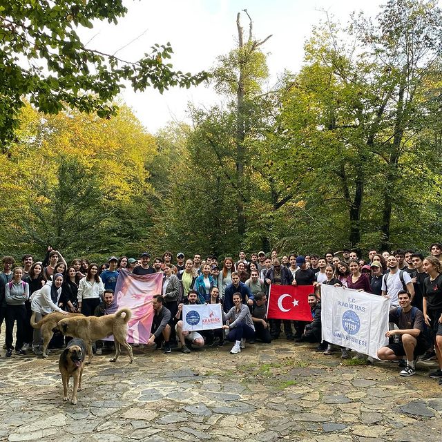 Kadir Has Üniversitesi Dağcılık ve Doğa Sporları Kulübü, Belgrad Ormanı'nda İlk Pratik Eğitimini Gerçekleştirdi