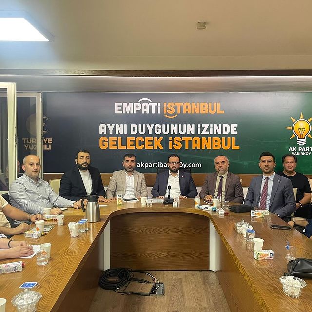 AK Parti Bakırköy İlçe Başkanlığı Haftalık Toplantısını Gerçekleştirdi