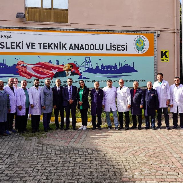 Millî Eğitim Bakanı Yusuf Tekin İnönü Mesleki ve Teknik Anadolu Lisesi'ni Ziyaret Etti