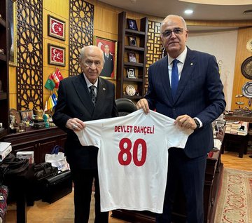 Devlet Bahçeli Türkiye Voleybol Federasyonu Başkanı Mehmet Akif Üstündağ'ı Kabul Etti