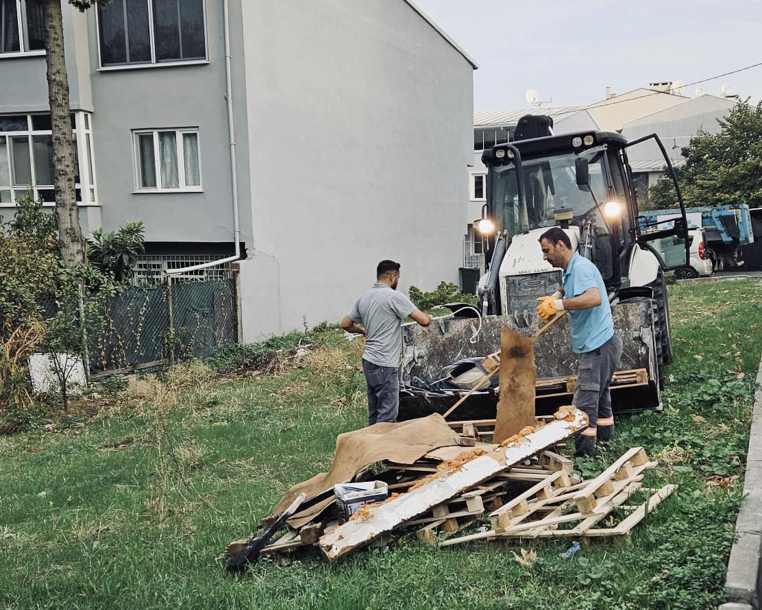 Nilüfer Belediyesi Mahalle Temizlik Çalışmalarına Devam Ediyor