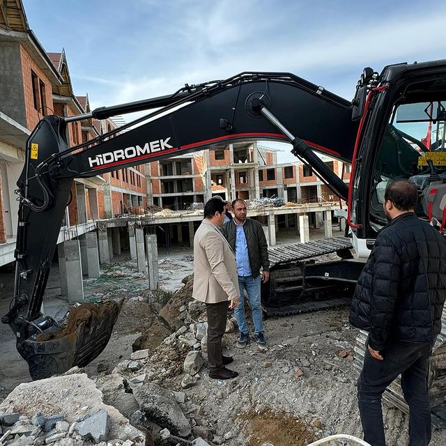 Belediye Başkanı Derviş Aynacı, Bolvadin Çarşı Merkezi'nde Gerçekleştirdiği İncelemeleri Tamamladı