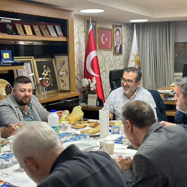 Bayrampaşa'daki gençlik kolları etkinliği ilgi çekti