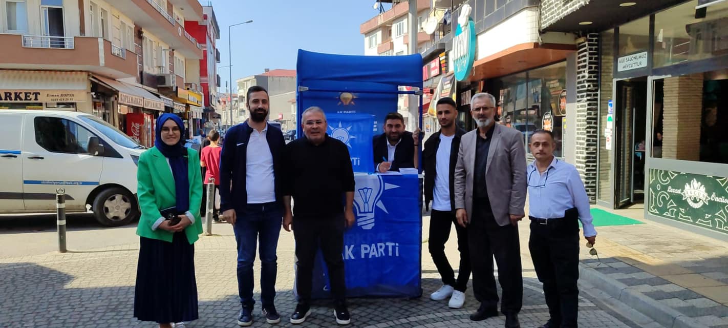 Ak Parti Akyazı İlçe Teşkilatı, Vatandaşların Taleplerini Toplamak İçin Kampanya Başlattı