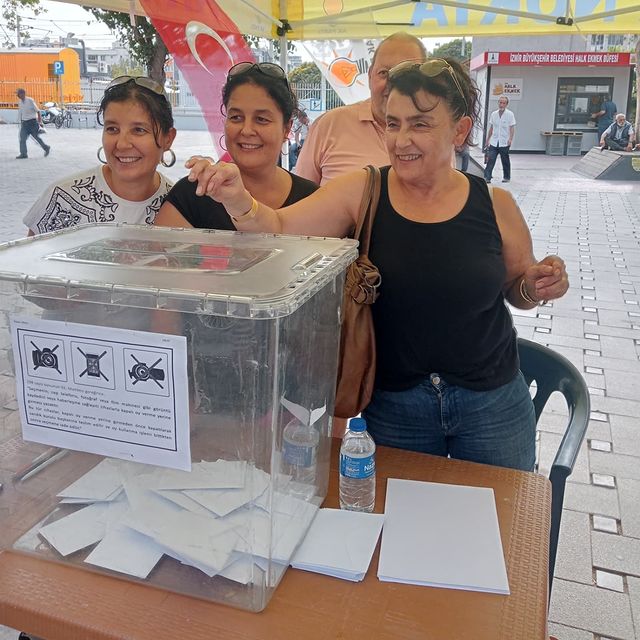 AK Parti İzmir İl Kongreleri Devam Ediyor