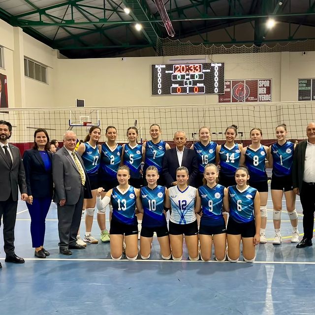 Küçükçekmece Voleybol Takımı Beylikdüzü Voleybol'u Mağlup Etti