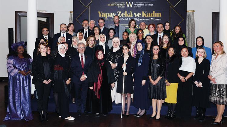 Ünlü İsimler AmfAR Galasında Buluştu: Neler Yaşandı?