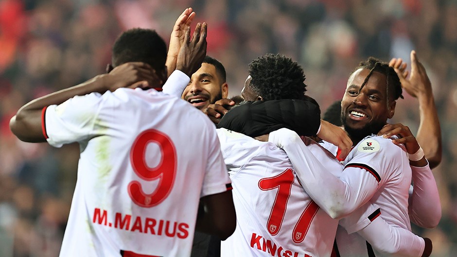 Samsunspor'un Büyük Başarısı: Dünyanın En İyi Takımları Arasında Yükseliş