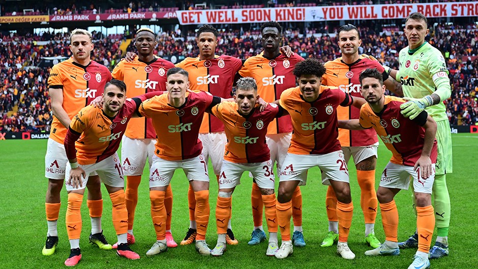 Galatasaray'da İki Yıldız Veda Ediyor