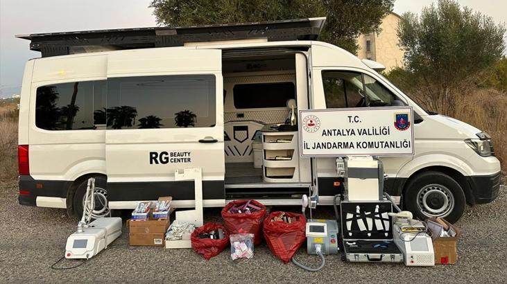 Antalya'da VIP Araçla Gezen Sahte Botoks Operatörü Yakalandı