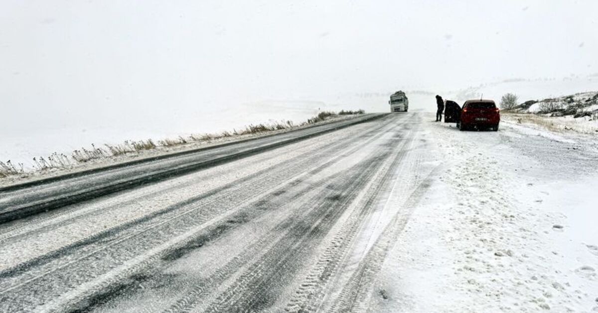 Ardahan'da Kar ve Buzlanma Hayatı Olumsuz Etkiledi