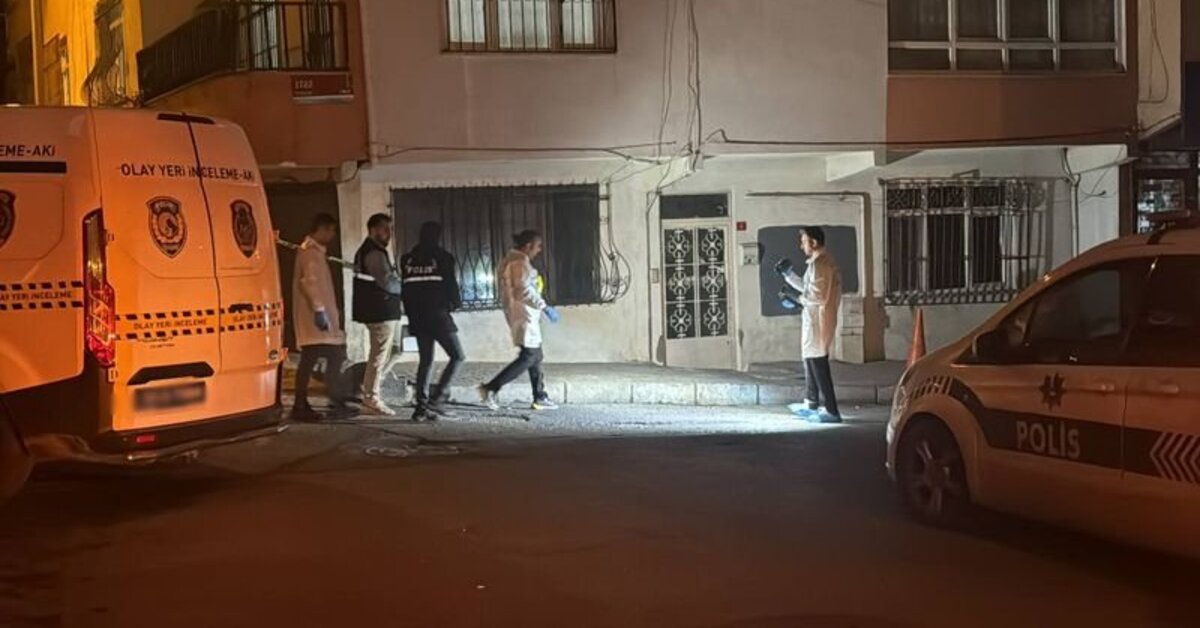 Bağcılar'da Polis Aracına Saldırı: Şüpheliler Aranıyor