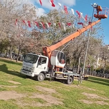 Kâğıthane Belediyesinden Aydınlatma Yenileme Çalışmaları