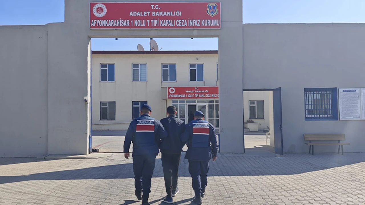 Afyonkarahisar’da Hapis Cezasıyla Aranan Şahıs Jandarma Tarafından Yakalandı